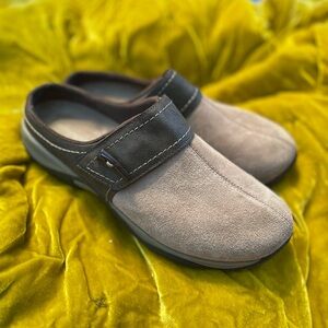 Easy Spirit Eseliana suede mules
